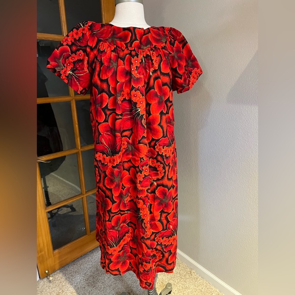 Grandma’s Mumu in red - Picture 1 of 4